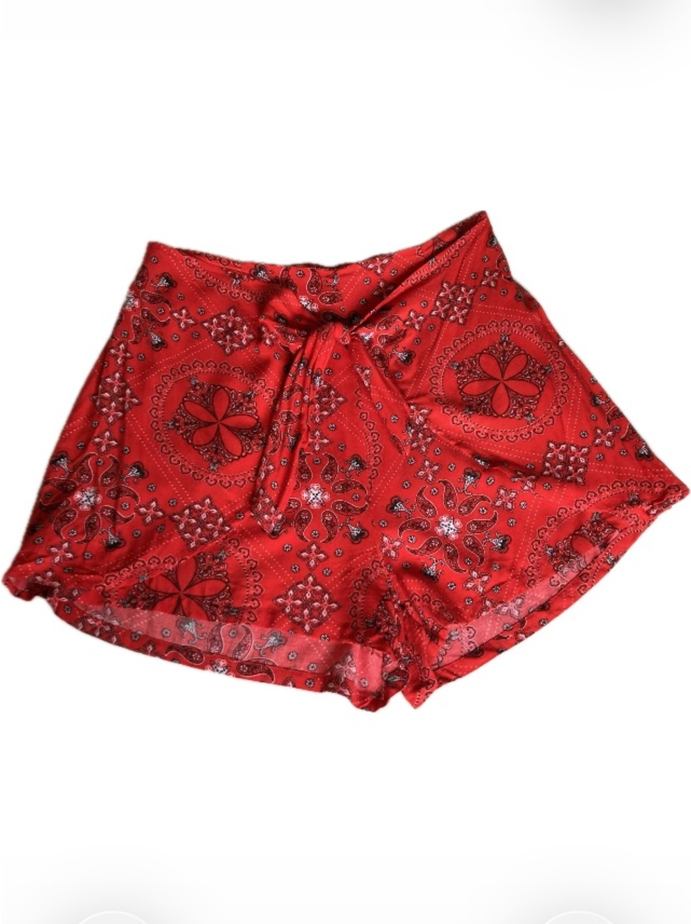VENUS Wrap Tie Shorts Red Bandana Size Medium EUC
Soft Summer Cruise